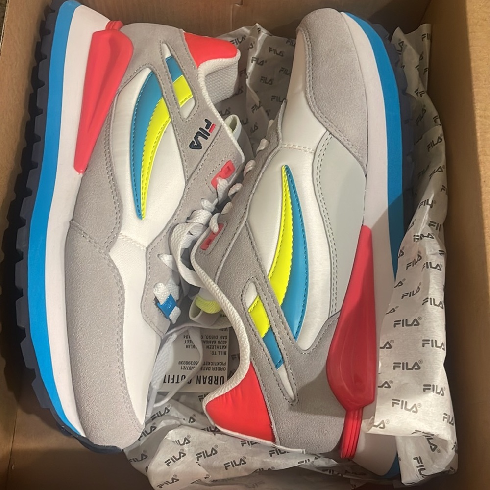 NWT Fula Serca Sneakers SZ 8